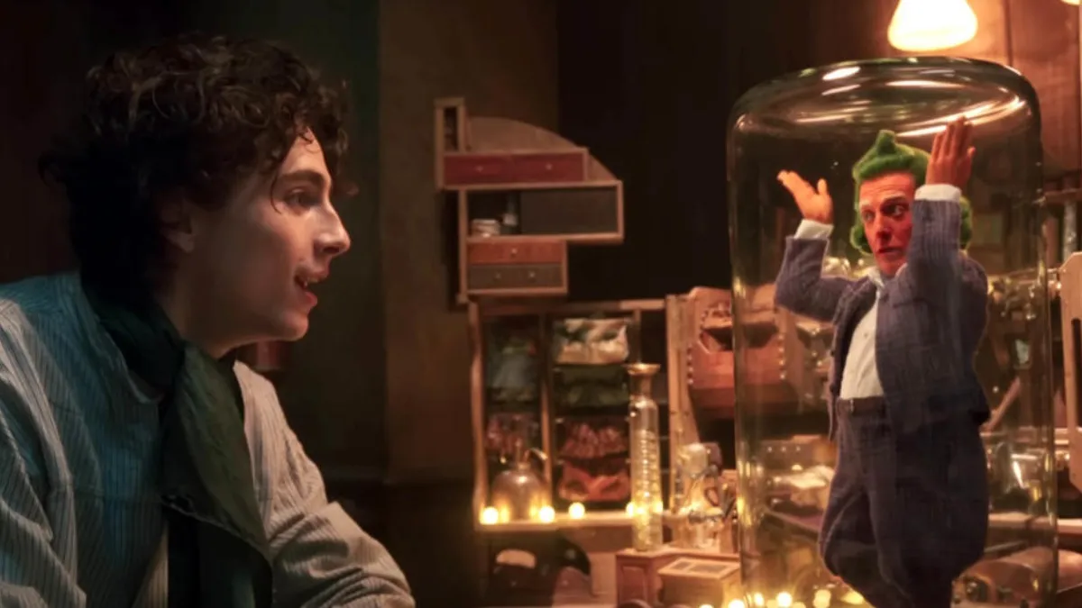 Timothée Chalamet y Hugh Grant en Wonka