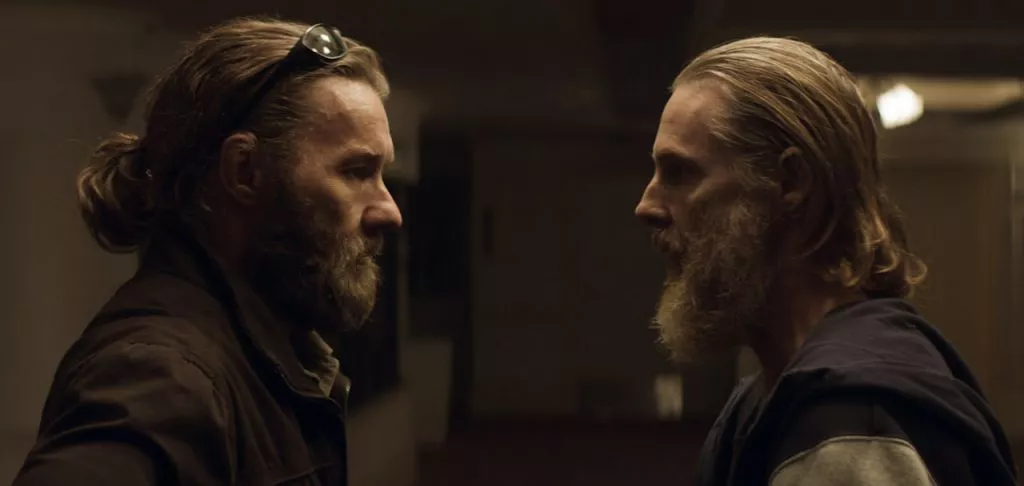 Joel Edgerton y Sean Harris en El extraño | Netflix