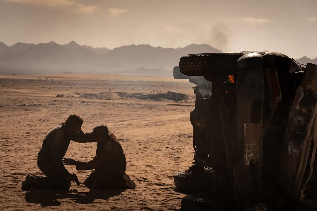 Captura de la película Escape bajo Fuego 