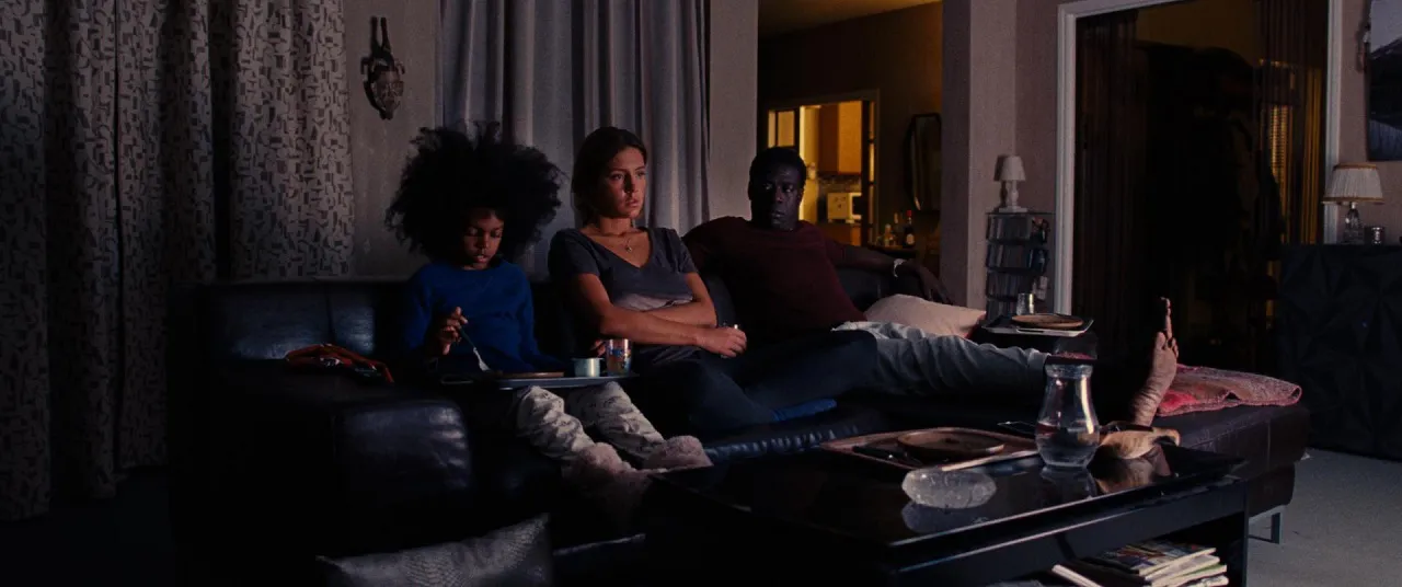 Los cinco diablos Review 00