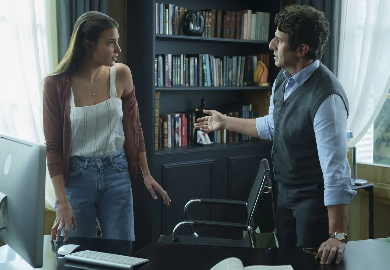 Macarena Achaga y Diego Peretti en la Ira de Dios de Netflix