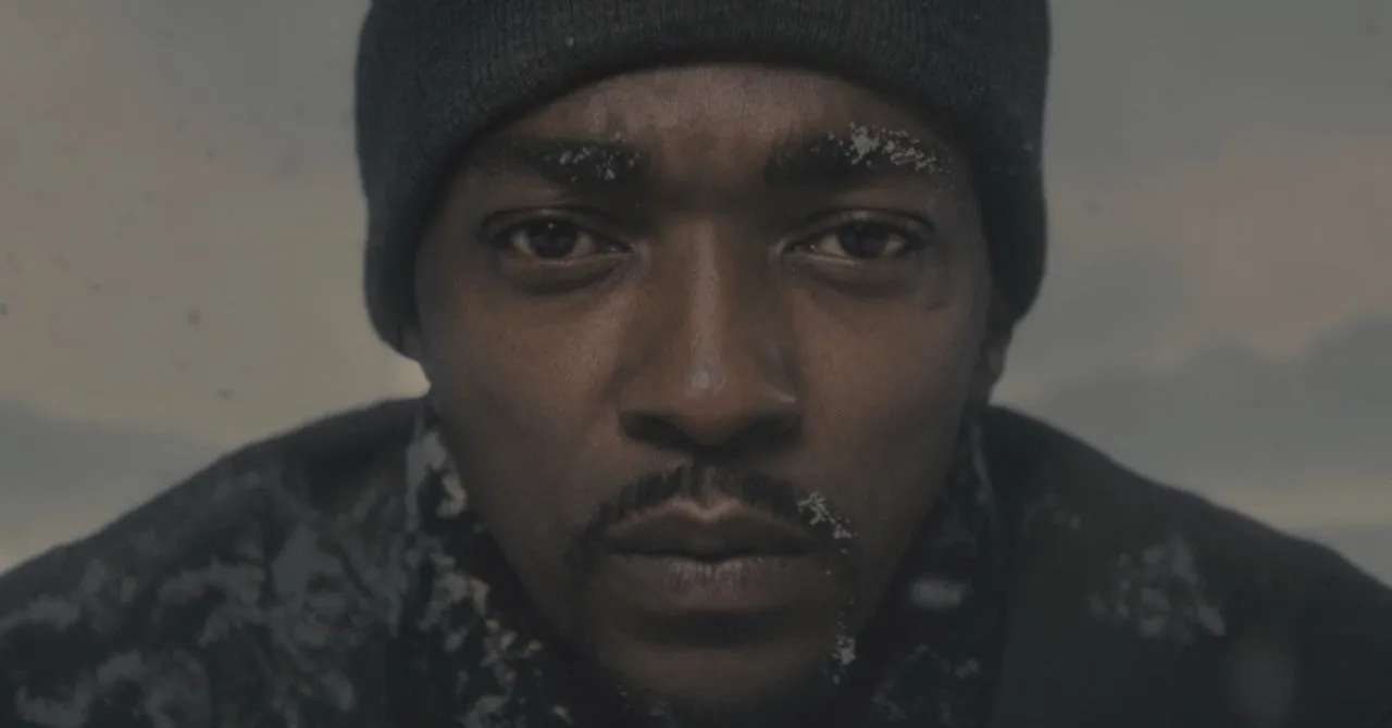 Anthony Mackie en la película Paratemporal