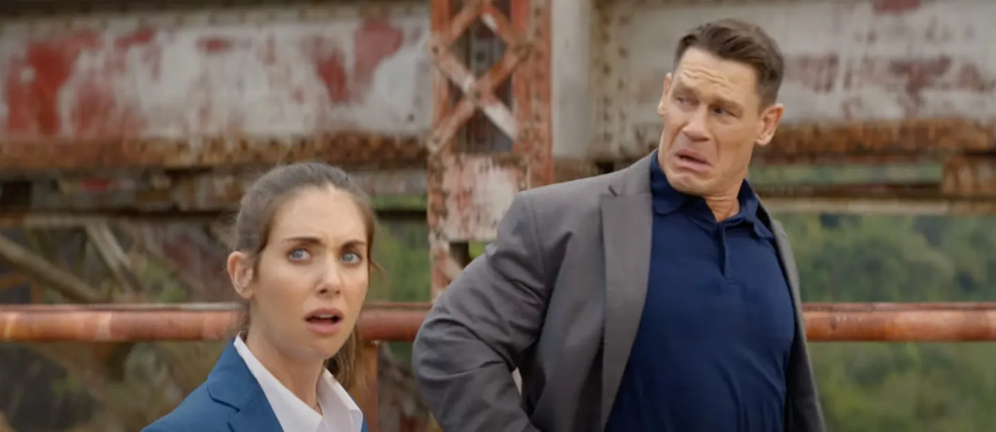 John Cena y Allison Brie en Héroe por Encargo