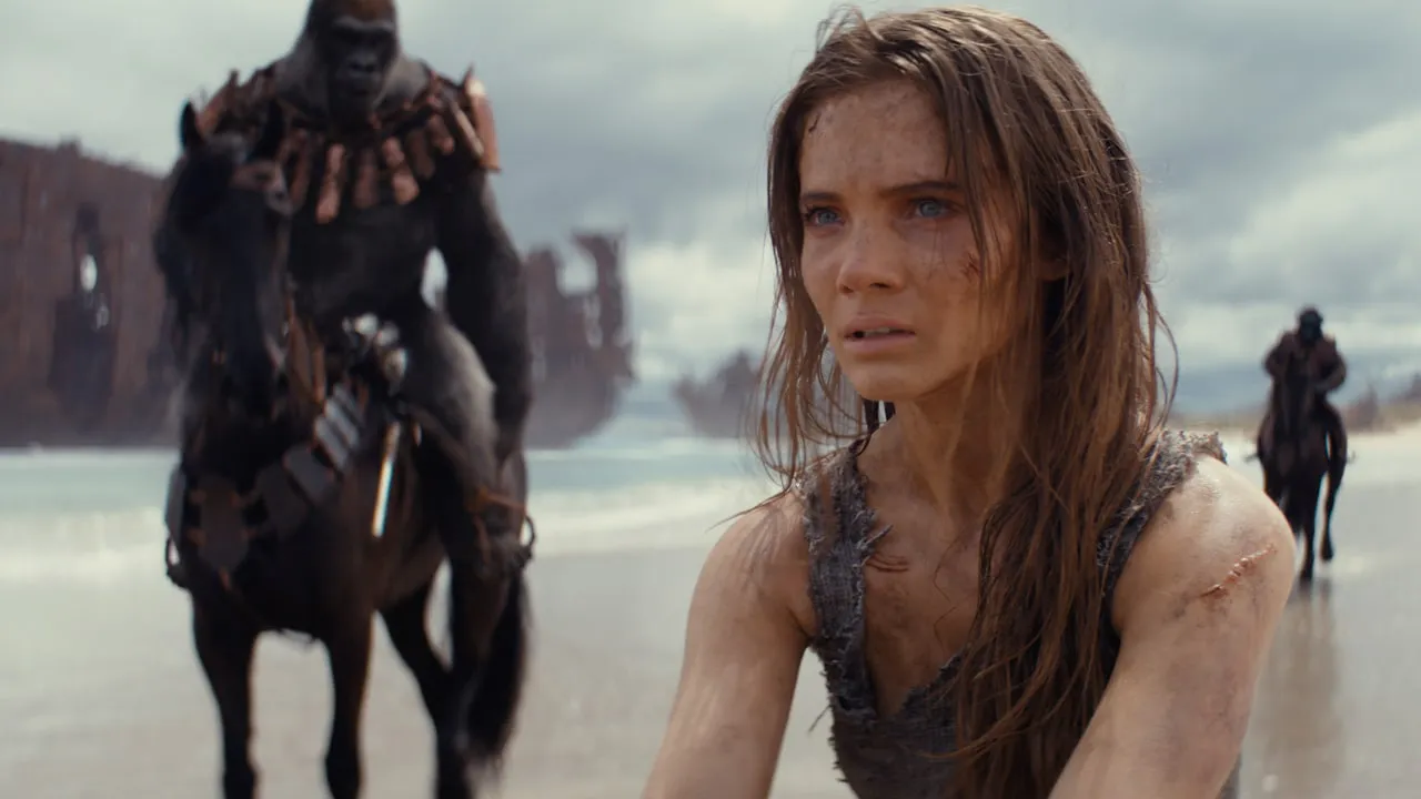 Freya Allan en El Planeta de los Simios Nuevo Reino