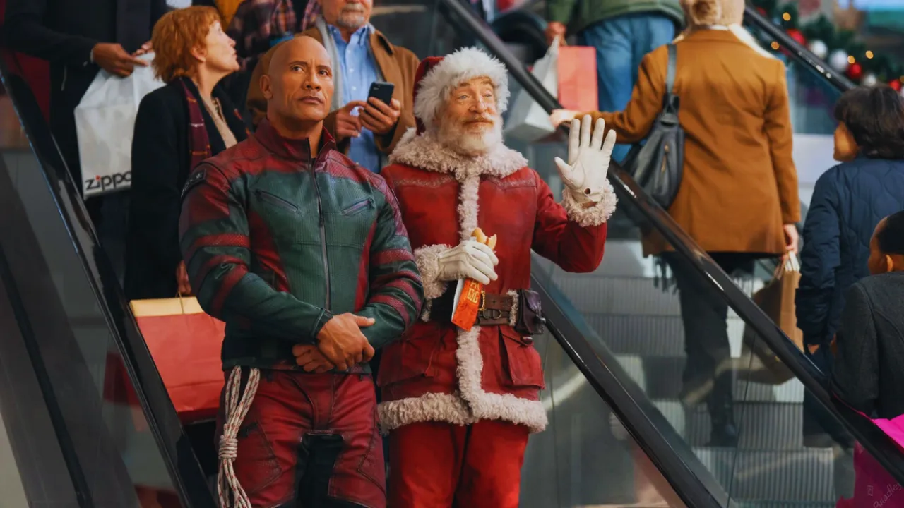 Crítica de Código: Traje Rojo Crítica de Código: Traje Rojo Dwayne Johnson