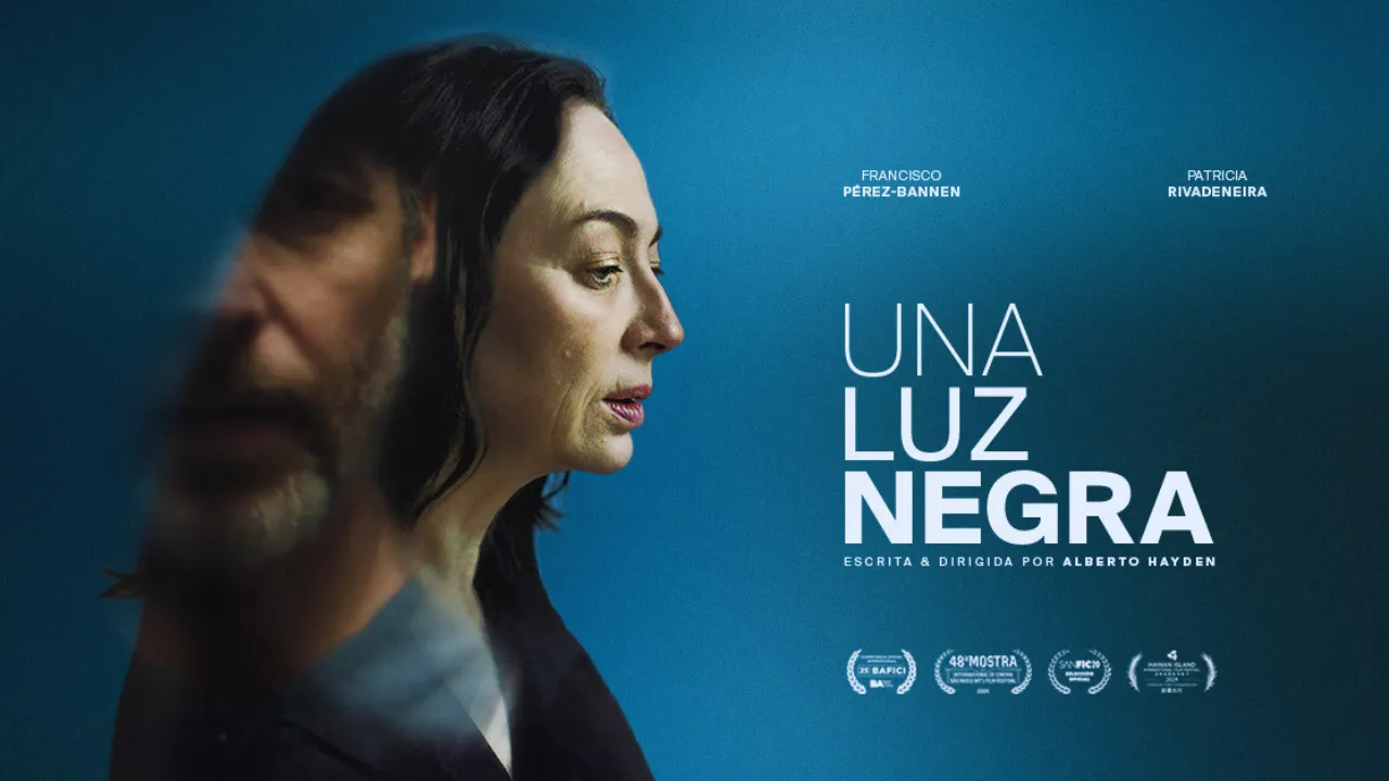 Una Luz Negra nueva película de Patricia Rivadeneira y Francisco Pérez-Bannen
