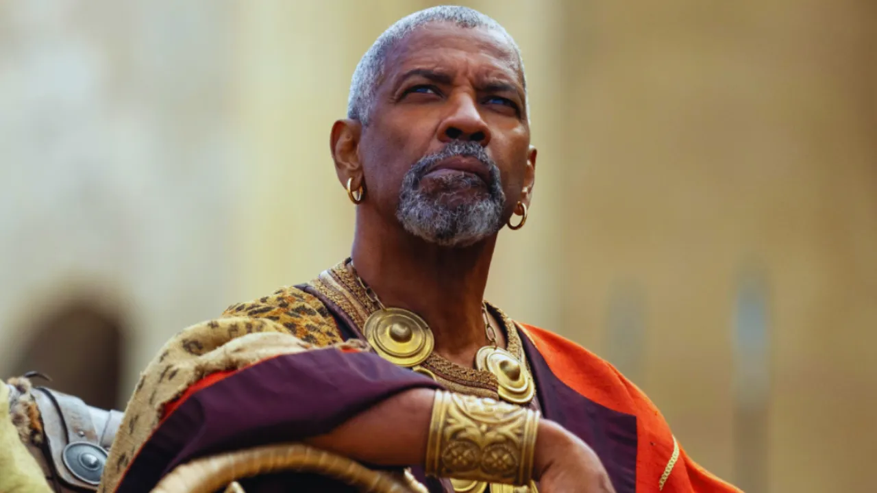 Polemica de beso censurado en Gladiador 2 Polemica de beso censurado en Gladiador 2