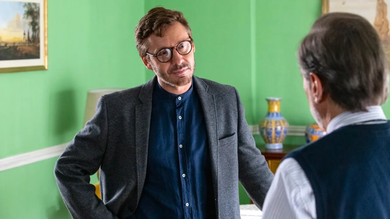 Benjamín Vicuña en la serie El encargado