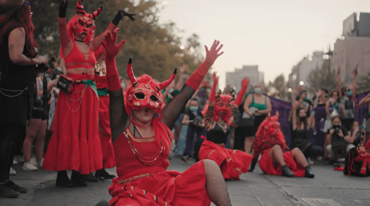 Review Breaking Social