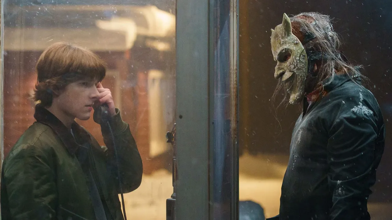 Teléfono Negro 2 reseña