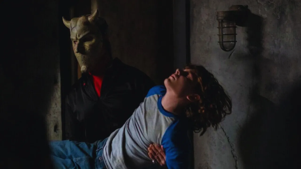 El teléfono negro 2 lanza su primer tráiler y anticipa un regreso más oscuro