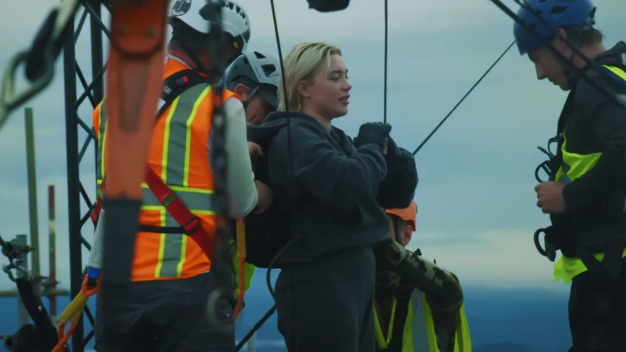 Florence Pugh y su arriesgada acrobacia en Thunderbolts*