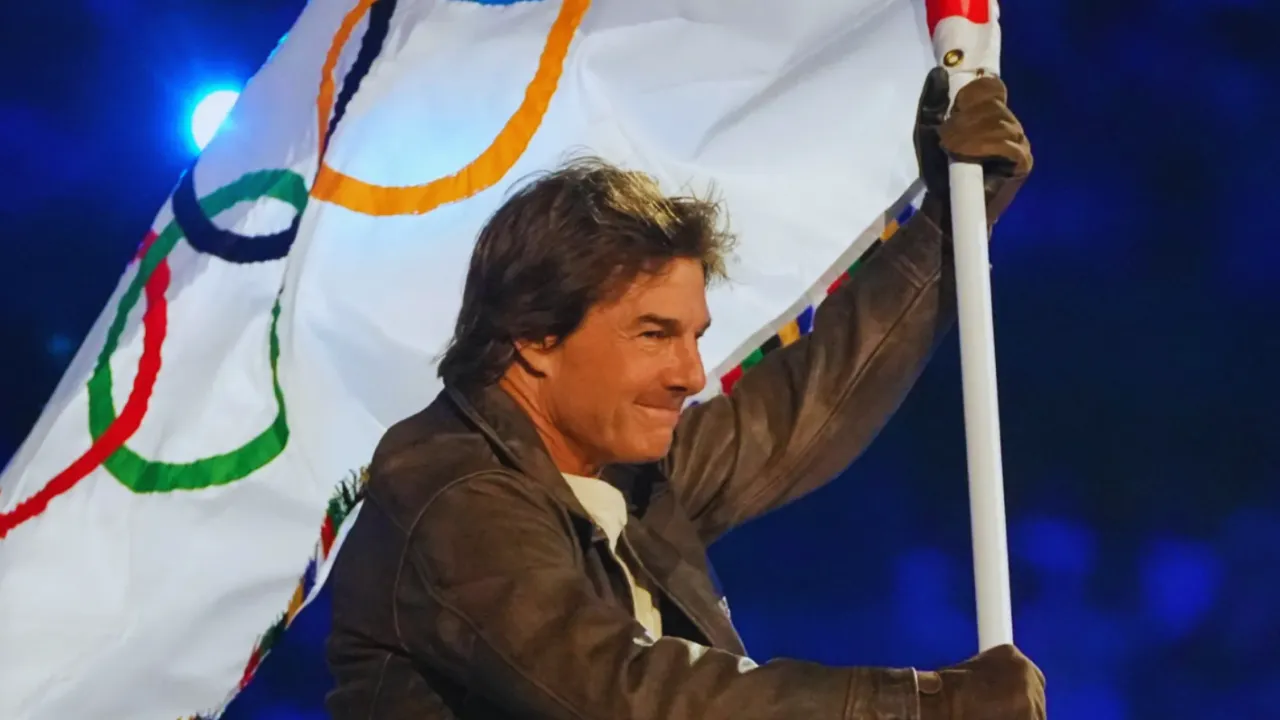 Tom Cruise hace historia en la clausura de los  Juegos Olímpicos  2024