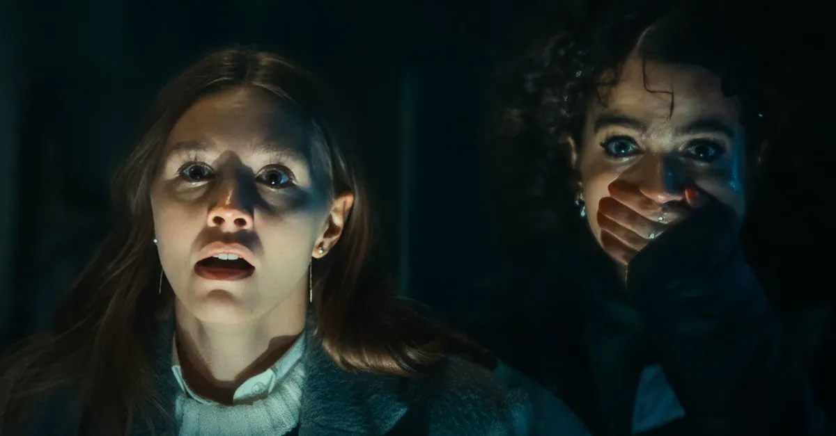 Amanda Lindh y Wilma Lidén en Horrorland 