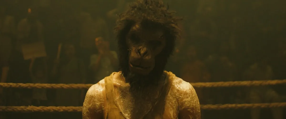 Imagen de la película Monkey Man: el despertar de la bestia