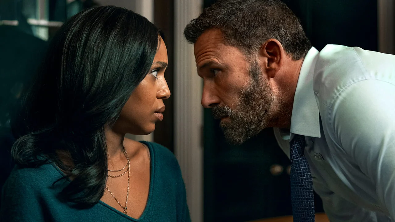 Ben Afleck y Kerry Washington en la película Animales de Netflix