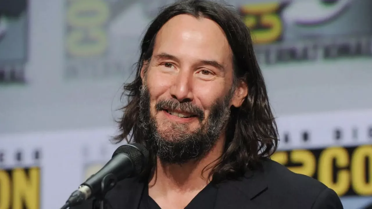 Keanu Reeves regalo a equipo de acrobacias