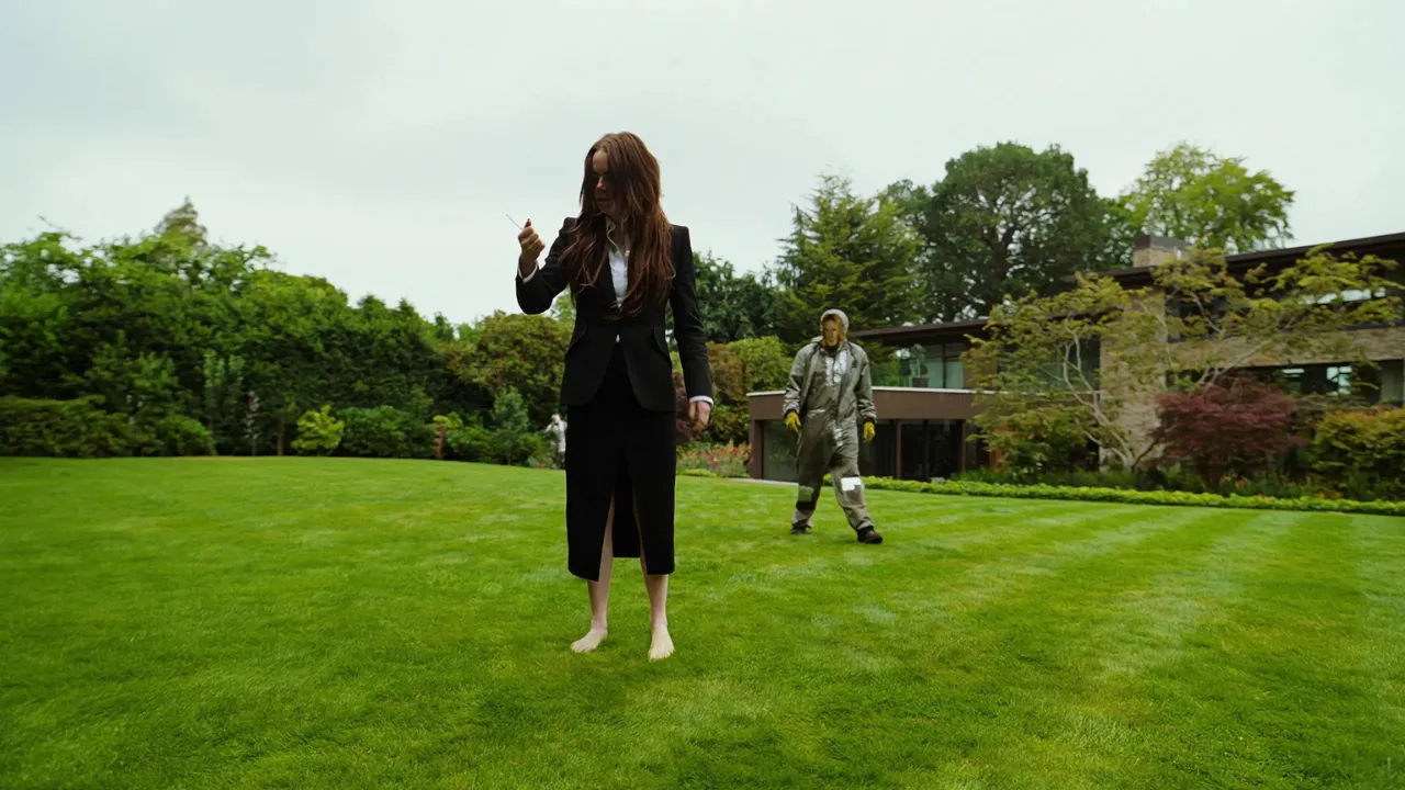 Bugonia reseña película