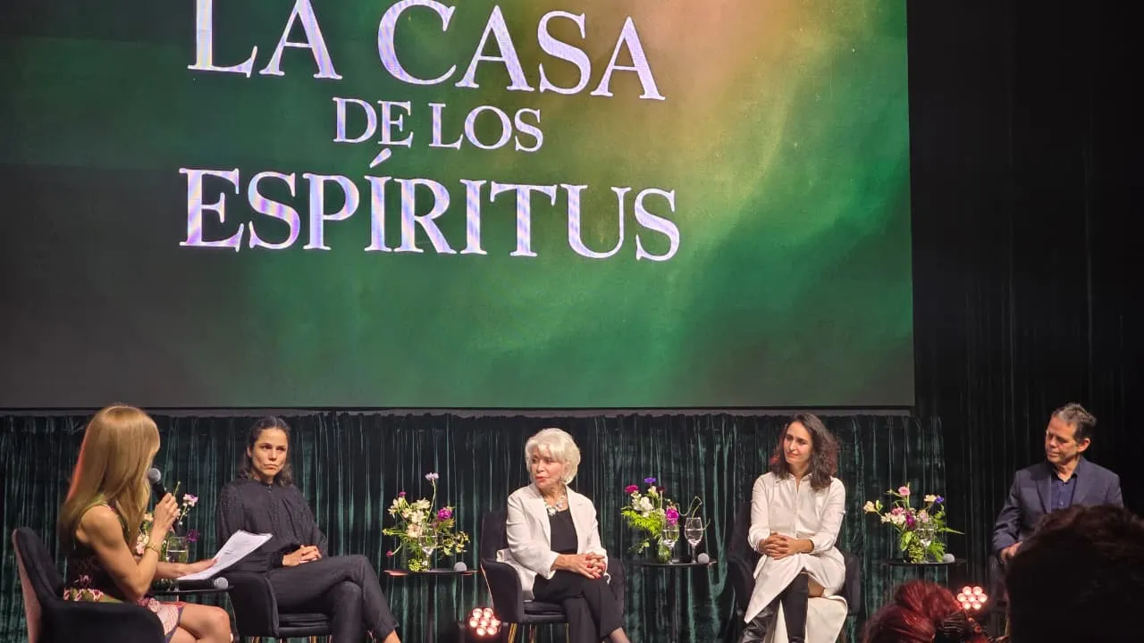 Panel La Casa de los Espíritus Prime Video