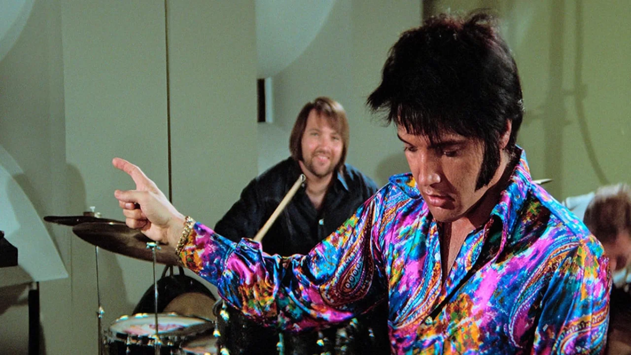 Crítica Epic: Elvis Presley in concert