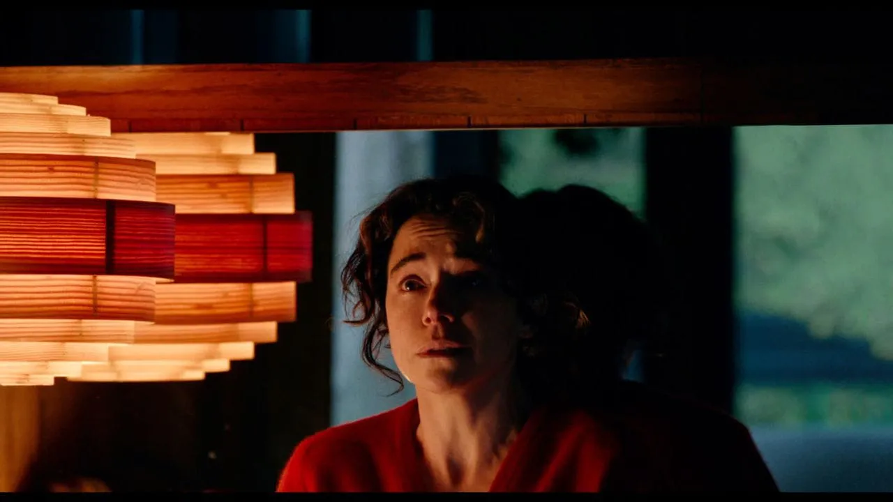 Líbralos del mal crítica