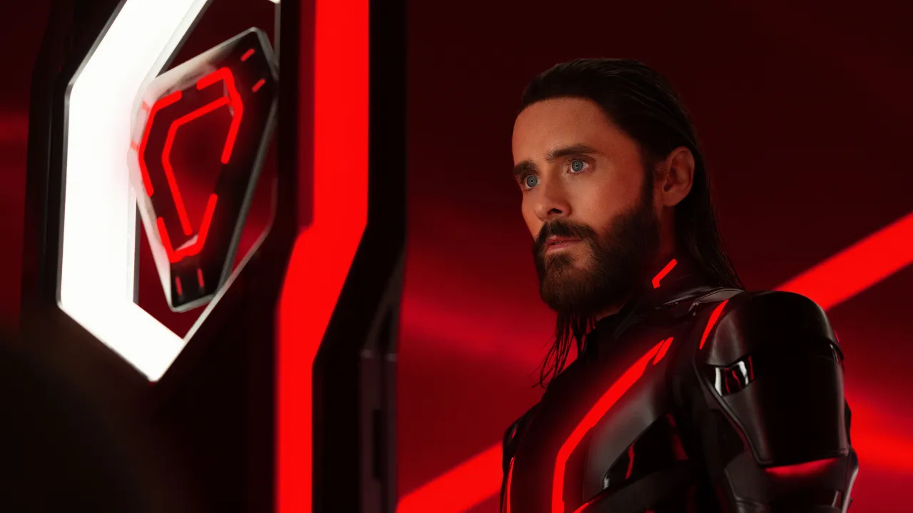 Tron: Ares fija su estreno en cines y revela novedades de su banda sonora