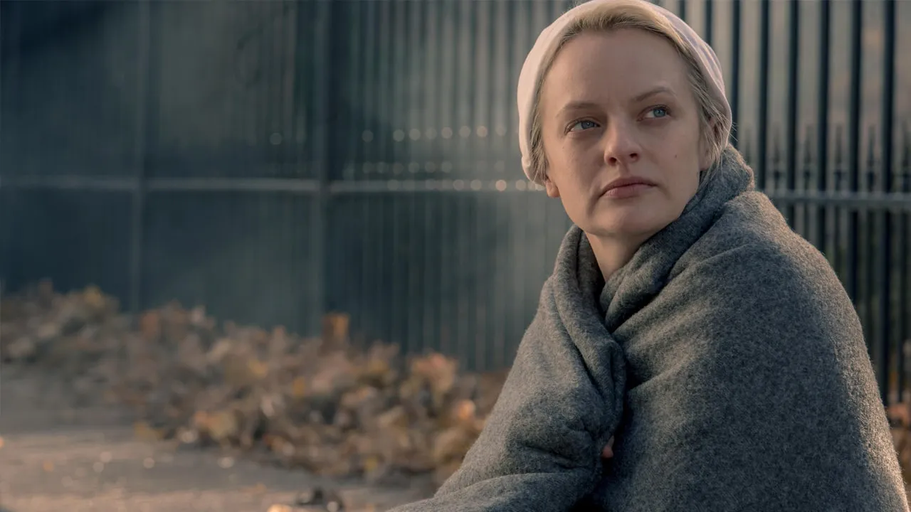 Elisabeth Moss en The Handmaids Tale