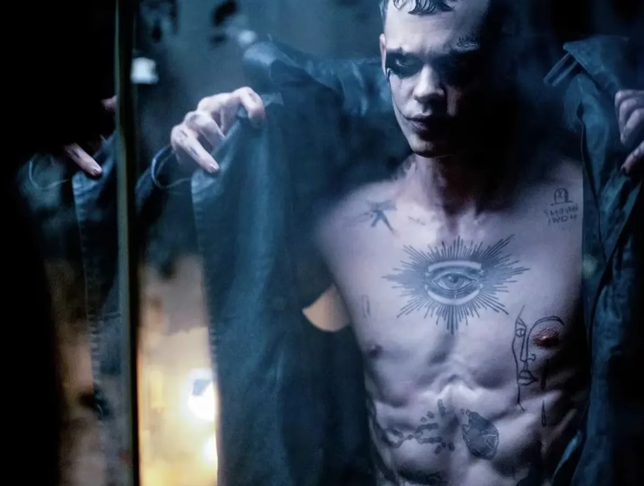 Remake de El Cuervo con Bill Skarsgård